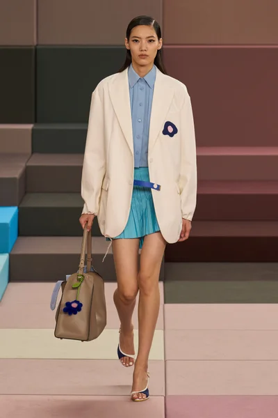 Look 15